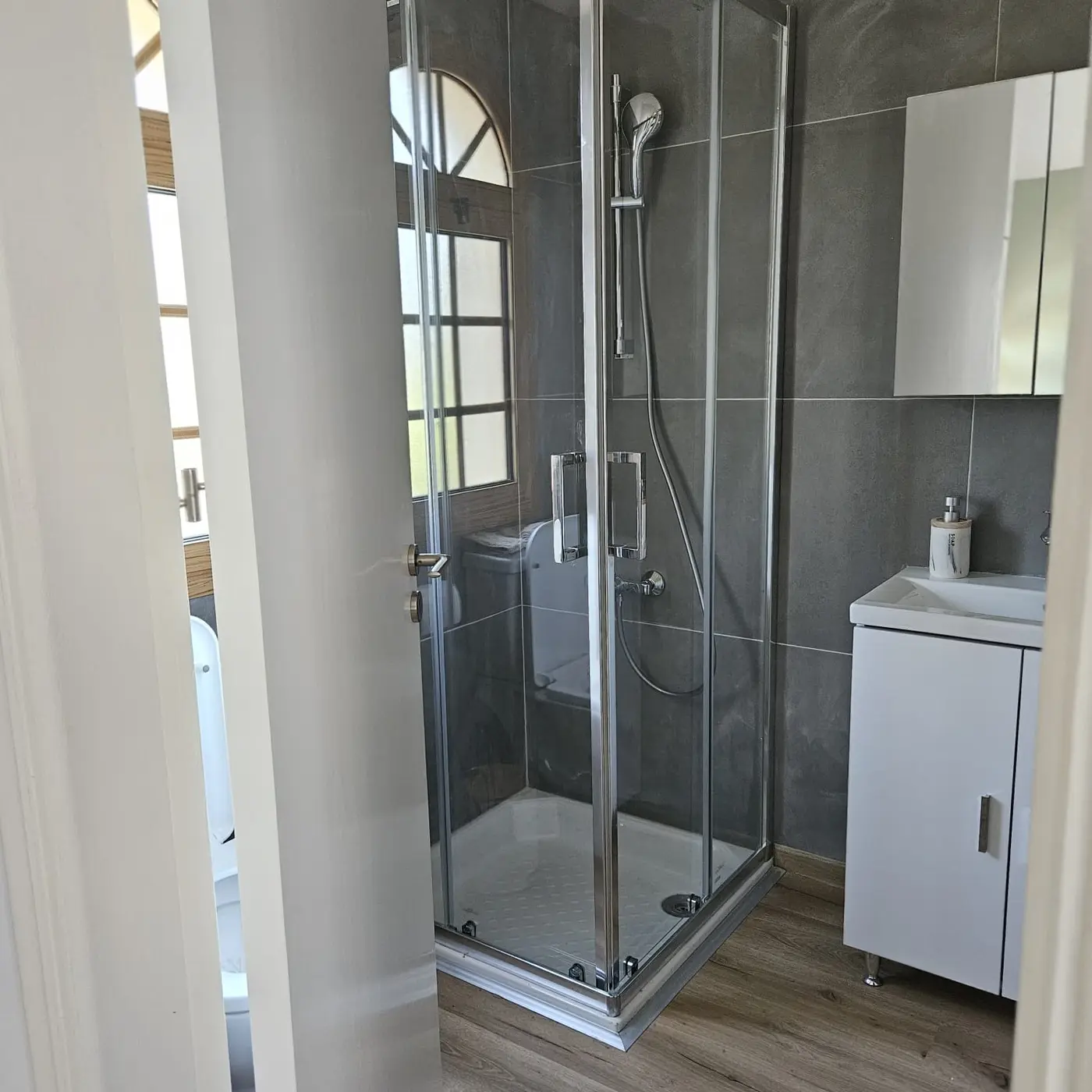 Second modern walk-in shower room